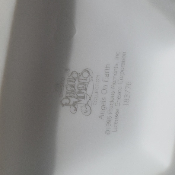 Vintage 1996 Porcelain Figurine Precious Moments by Enesco - Angels on Earth - Picture 5 of 7